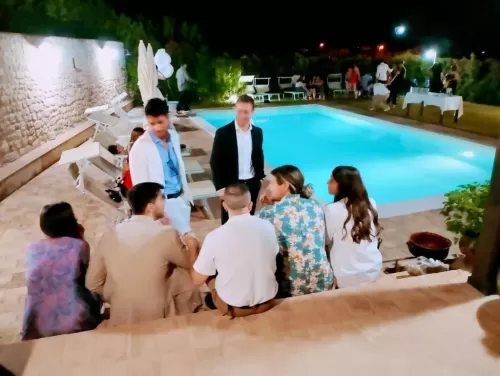 evento-in-piscina-agriturismo-a-foligno-monte-cologna