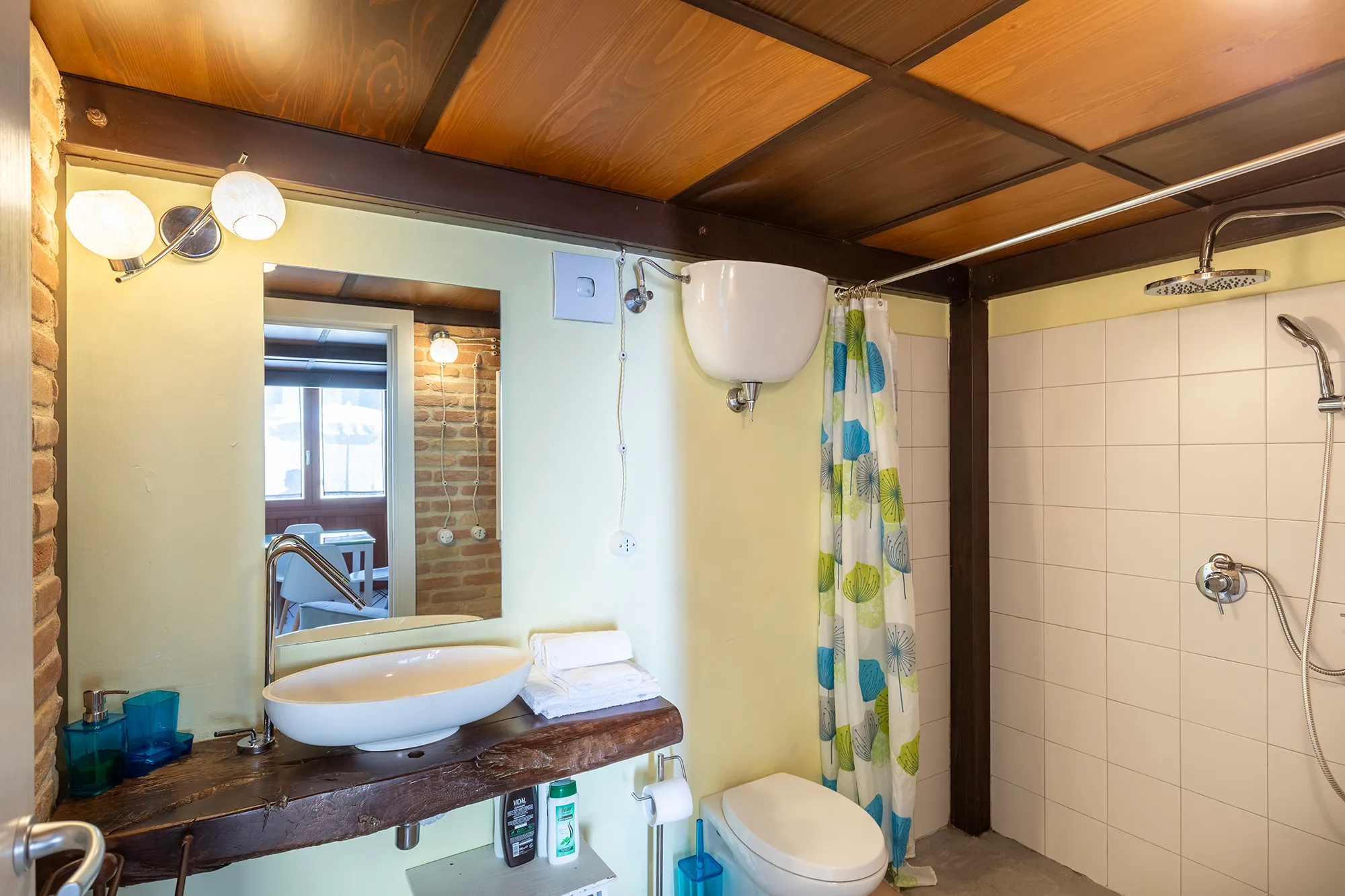 bagno camera blu agriturismo montecologna