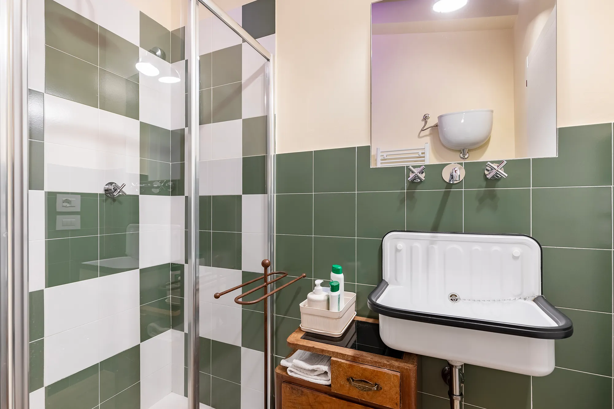 bagno camera verde montecologna foligno