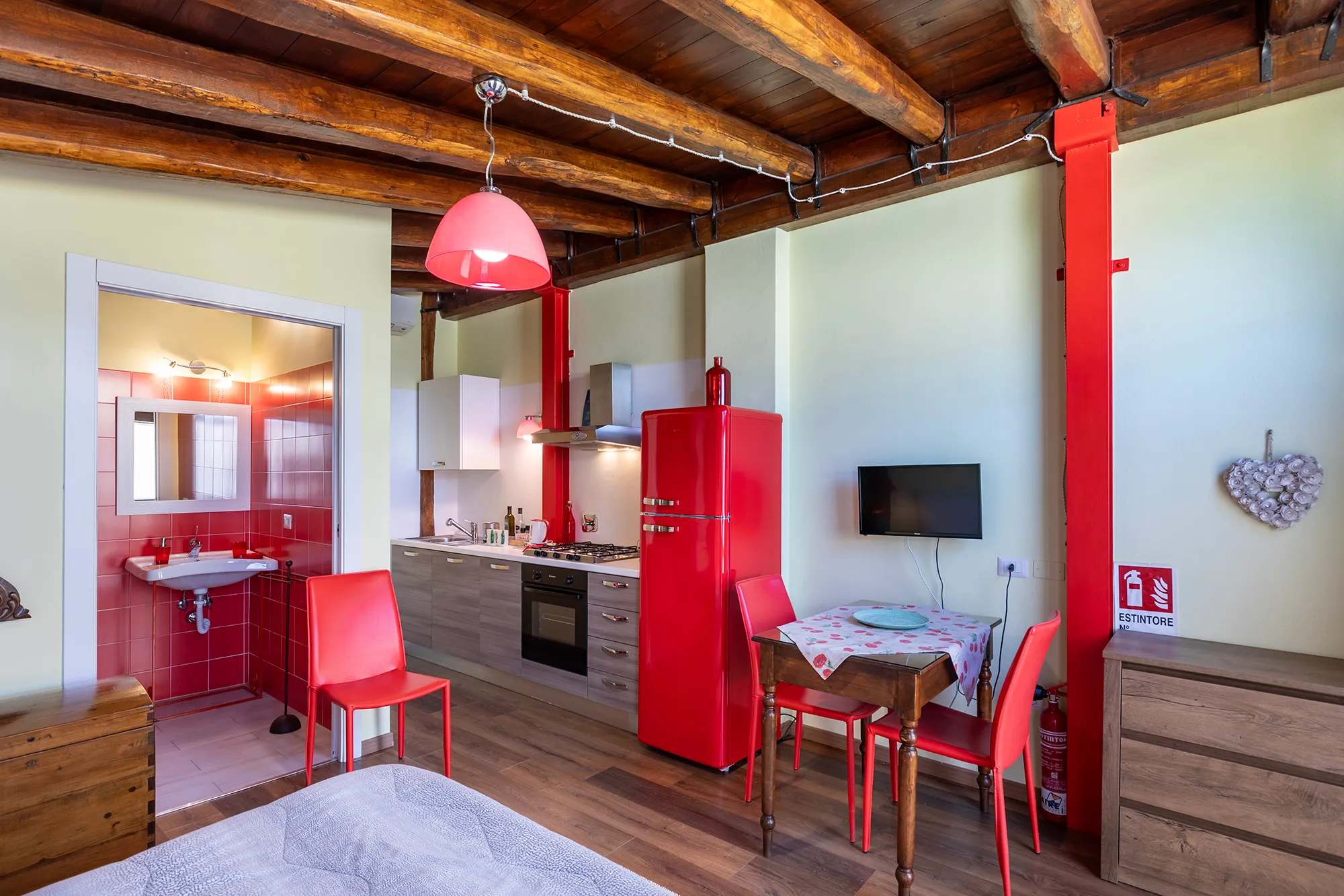 camera rossa montecologna foligno